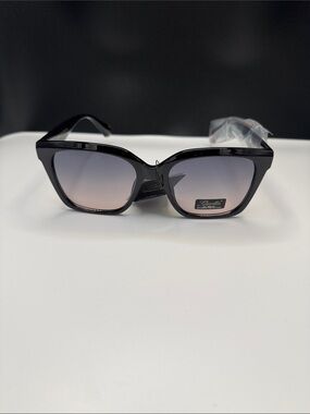 Classic Black Gradient Lens Women's Sunglasses (3-7)